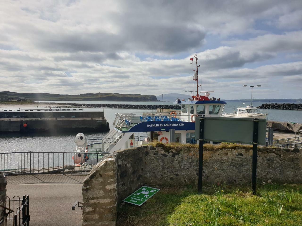 Manor House Rathlin Island Hotel Ballycastle Buitenkant foto